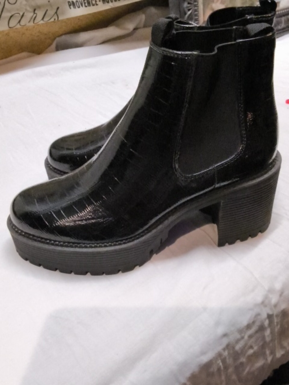 Chelsea Platform Black Glossy Boot Faux CrocodileSkin,PrettyLittleThing7